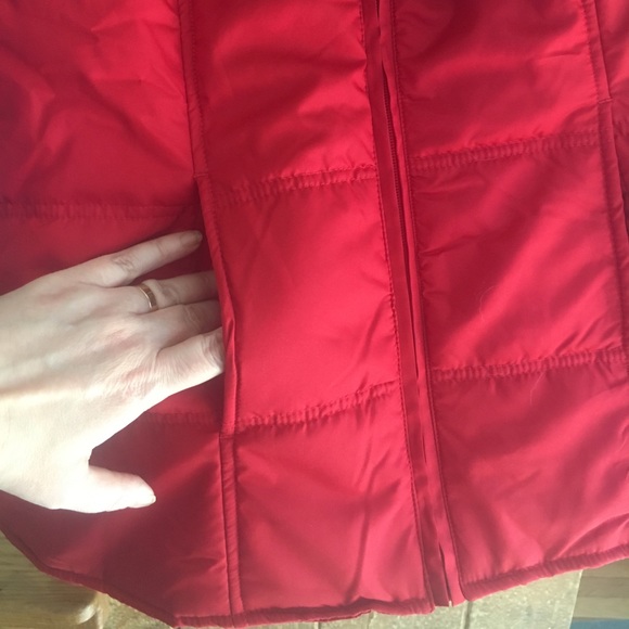 NWT 14/16 Puffer vest, red - Picture 7 of 8